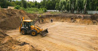 Разработка котлована Мегион стоимость за от 564 руб. м3 - заказать работы по копке и рытью котлованов | траншей